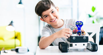 Dạy bé về cảm biến siêu âm cho robot tránh vật cản siêu dễ