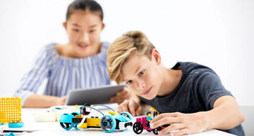 hoc-robotics-giup-tre-tu-tin-hon