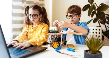 hoc-steam-robotics-giup-gi-cho-toan-va-my-thuat