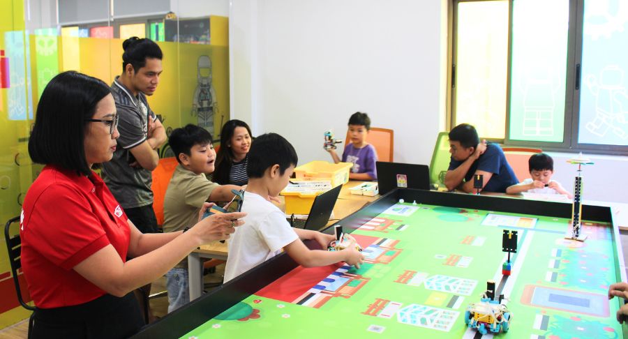 khoa-hoc-robotics-steam-tre-em-tphcm