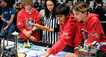 Vì sao chủ đề các mùa FLL luôn hấp dẫn?